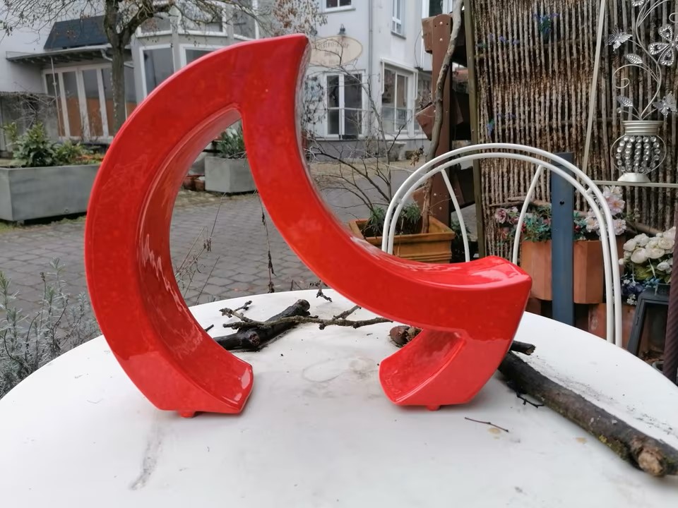 sculpturale Vase rot